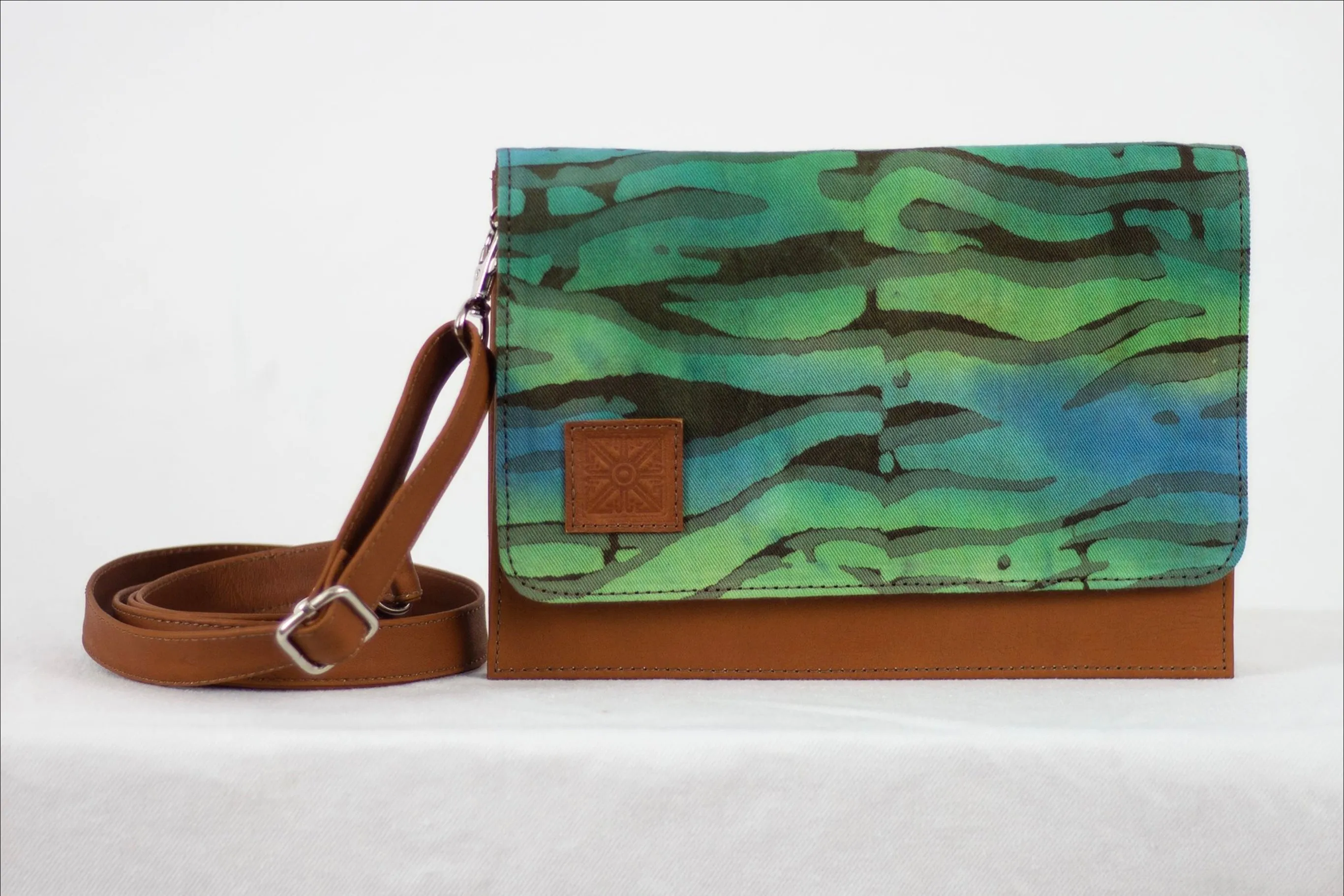 Clutch Purse - Cross Body - Boo Verdi Blue