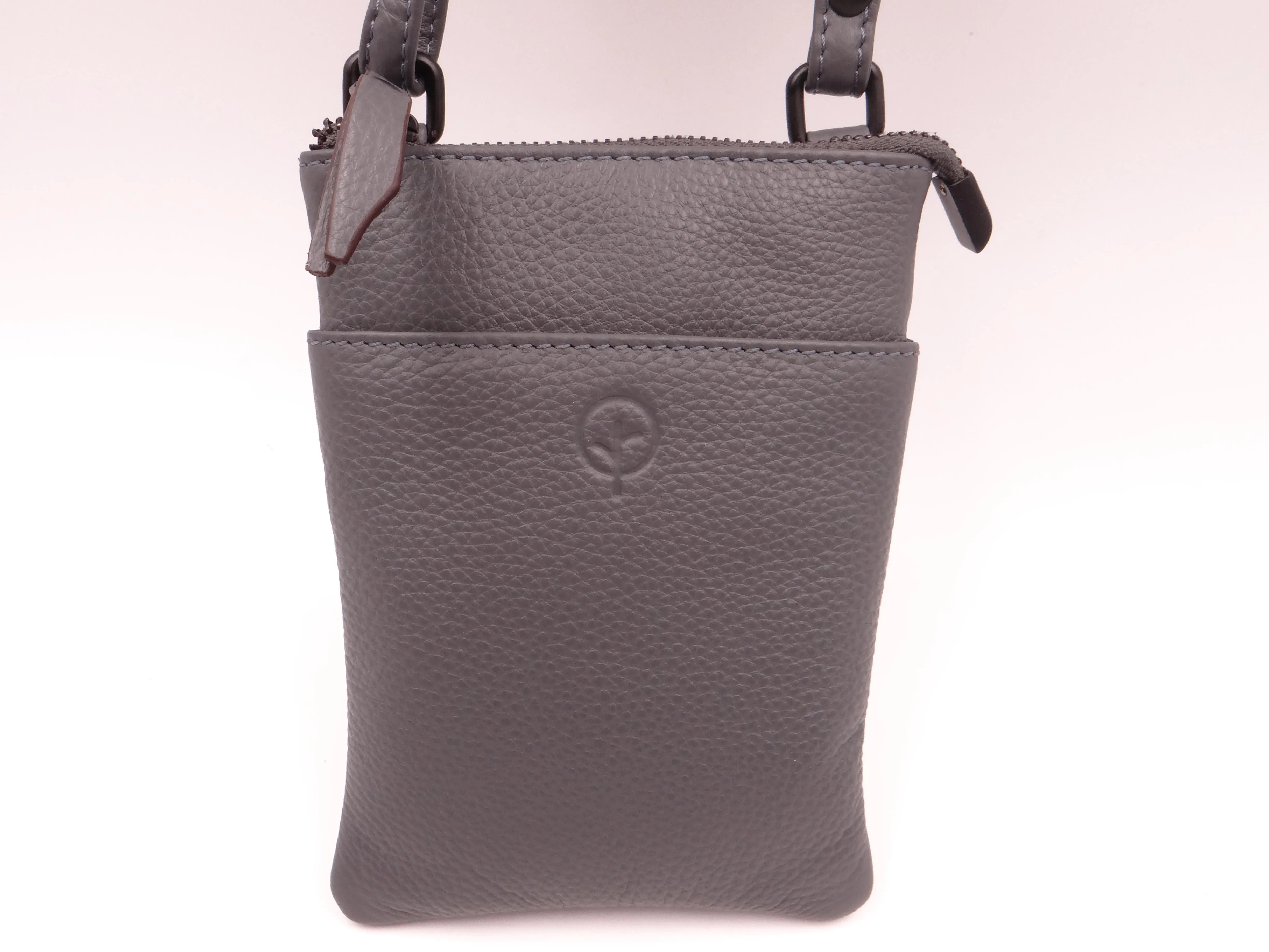 Second Nature ST57 Front Pocket Pouch Bag