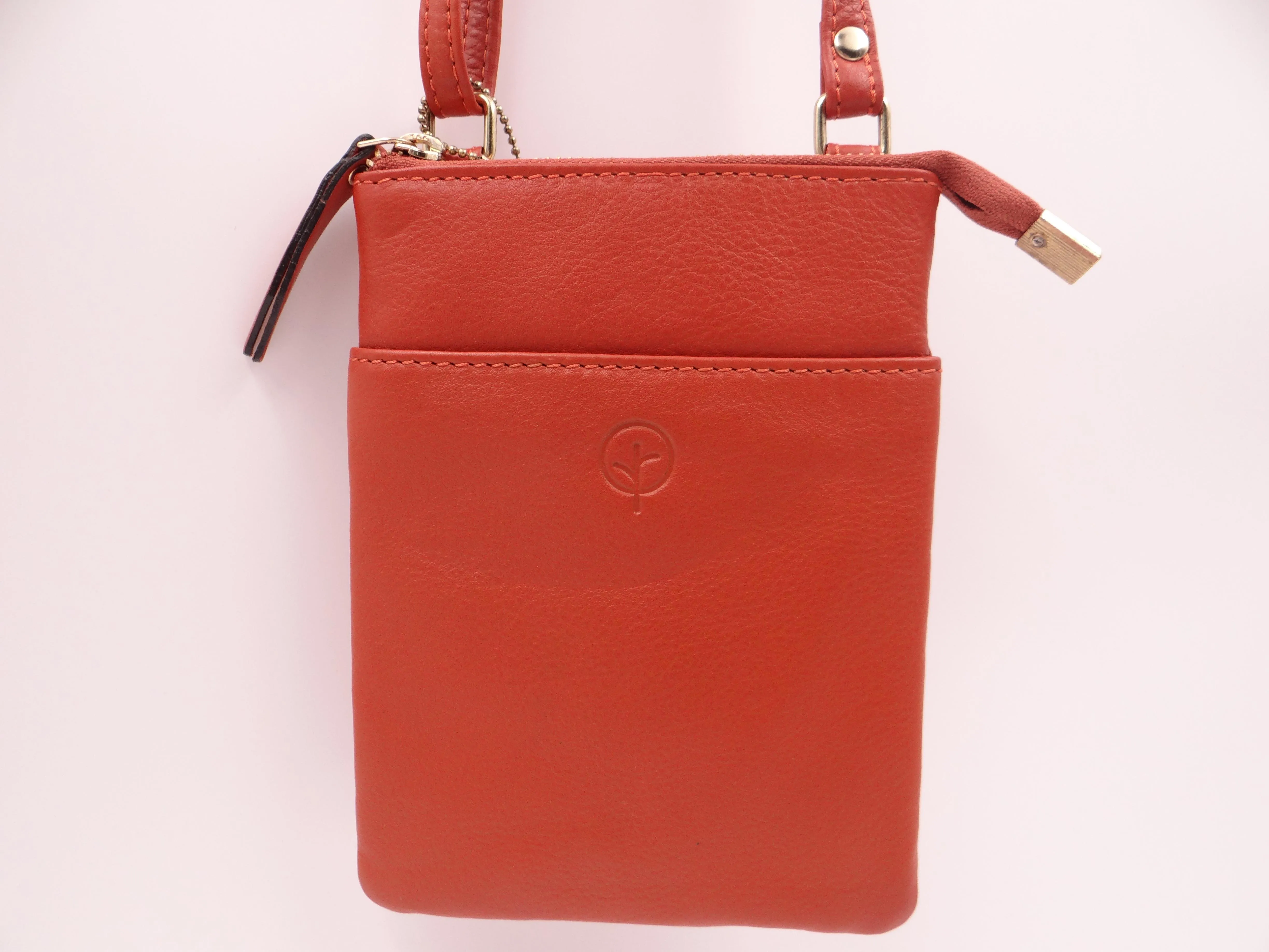 Second Nature ST57 Front Pocket Pouch Bag